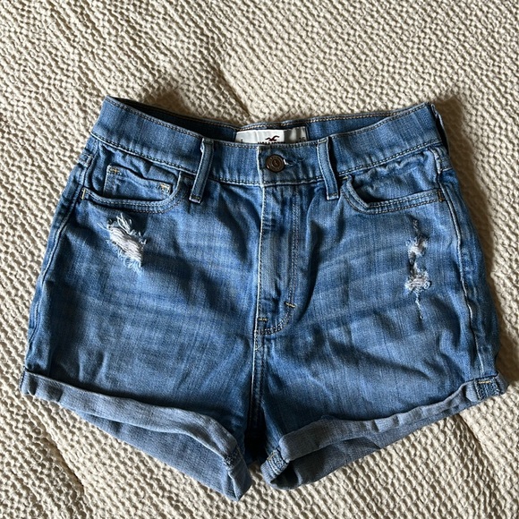 Light-Wash Hollister Shorts - Picture 1 of 3